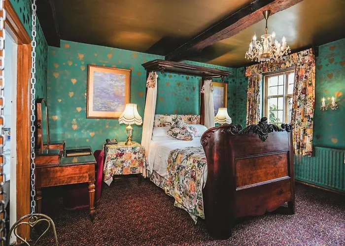 Hundred House Hotel