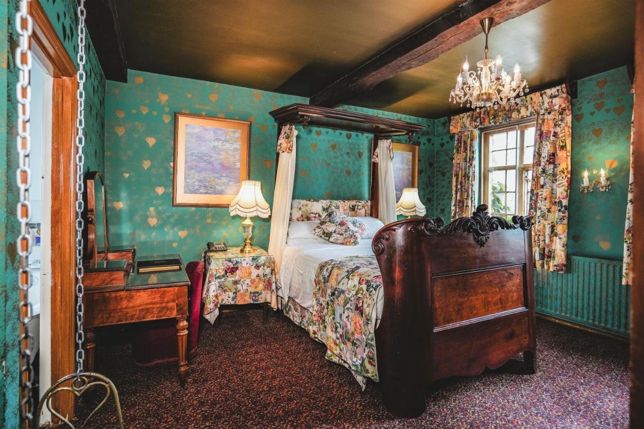 Hundred House Hotel 4*