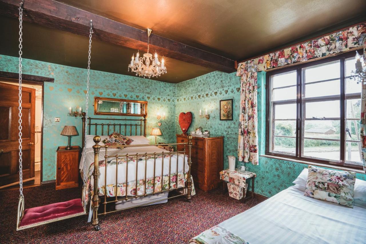 Hotel Hundred House 4*